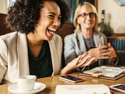 Lo importante al interactuar con los demás es mostrar una actitud natural y relajada