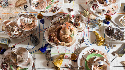 Bertozzi & Casoni, “Resistenza 2”, 2017, ceramica policroma, cm. 300 x 124