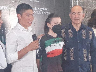 Nairo Quintana y el presidente municipal de San Luis Potosí, Enrique Galindo