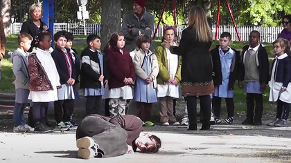 Opera in black by Mariella Busi De Logu at the Peace Park in Ravenna, Italy, 2023 (photo by Sara Maioli)