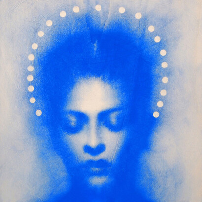 Omar Galliani, Blu Oltremare, 2018, pastello su tavola, cm. 50x50. 