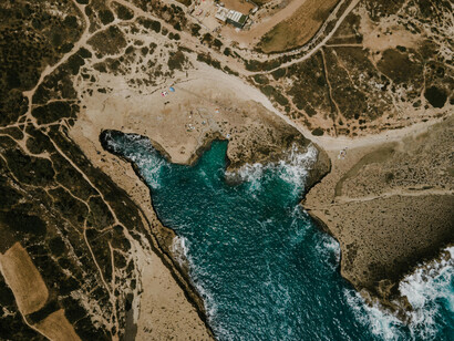 Aprenda sobre a diversidade linguística de Malta, onde o inglês e o maltês se misturam com idiomas de todo o mundo