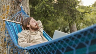 La zona de confort se asocia con una condición neutral ante el riesgo y a la estabilidad que brindan rutinas establecidas respecto a lugares