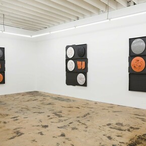 Cash Me Out, Exhibition view. Courtesy of Nina Johnson