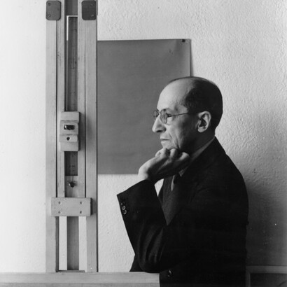 Piet Mondrian, principal representante de la abstracción junto con los rusos Vasili Kandinski y Kazimir Malévich. Foto,Mondrian en Nueva York (1942)