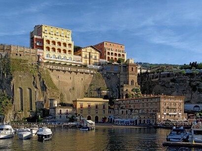 Ogni anno, il Festival del Made in Italy attira a Sorrento visitatori da tutto il mondo, curiosi di scoprire la qualità dei prodotti italiani e il fascino del territorio