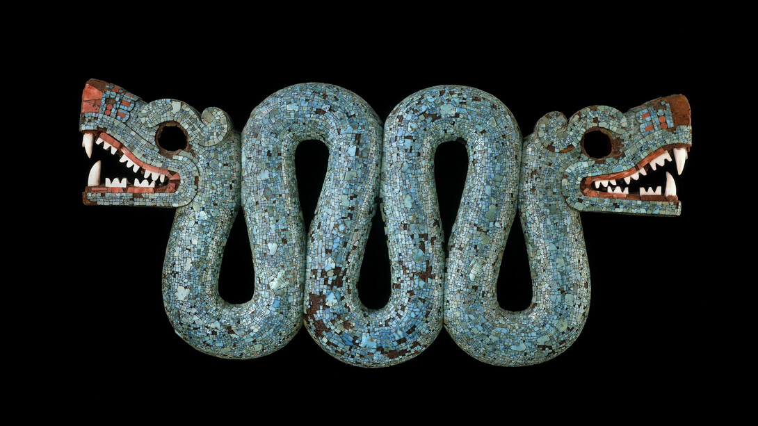 Pectoral en forma de serpiente de dos cabezas, 1400-1521, México