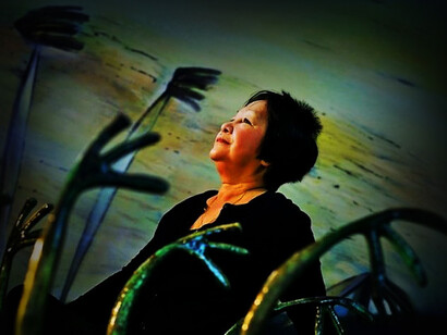 Flora Fong es miembro de la Unión de Escritores y Artistas de Cuba (UNEAC) y de la Asociación Internacional de Artistas Plásticos (AIAP)