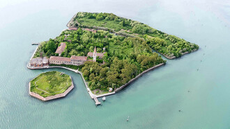 Vista aérea  de la isla de Poveglia