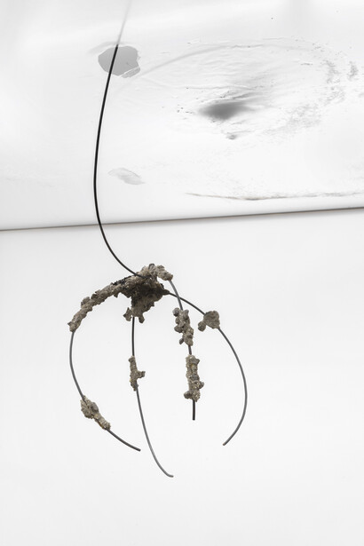 Philipp Modersohn
hustle in a hot house (O2), 2020
sand, pebble stones, stones, Asilikos, epoxy resin, steel
58 x 46 x 52 cm
Courtesy the artist & Galerie Guido W. Baudach
Photo: Roman März