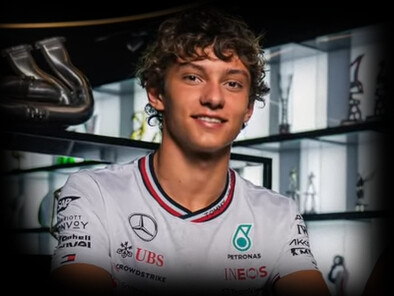 Sotto l’ala protettiva di Mercedes, Antonelli è parte del programma di sviluppo giovani della scuderia, un privilegio che lo posiziona tra i futuri contendenti per un posto in Formula 1