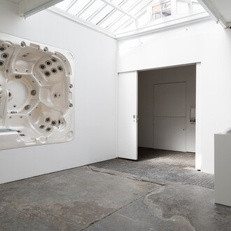 Aaron Flint Jamison, Exhibition view at CUBITT Gallery, London, 2013 © All rights reserved, Courtesy Air de Paris, Paris