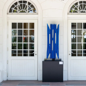 Pablo Atchugarry, Formas eternas, exhibition view. Courtesy of Contini Art Gallery