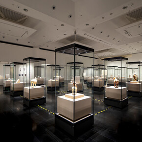 Zhōng the cradle of China. Glory of the central plains civilization, exhibition view. Courtesy of Tsinghua University Art Museum