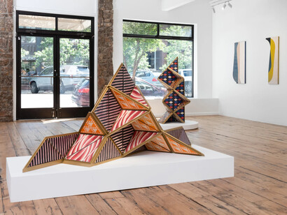 Various artists, Curious geometries, exhibition view. Courtesy of Marianne Boesky Gallery