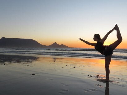 Yoga a la vera del mar