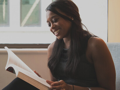 A noção de que não há idade certa ou limite para aprender desempenha uma força central no discurso dos adeptos ao lifelong learning