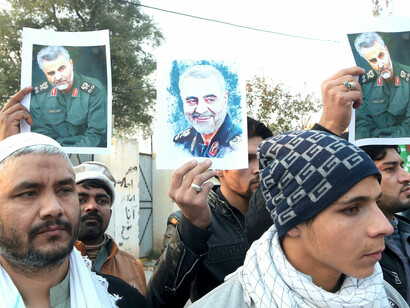Cientos de iraníes participaron el pasado lunes en los funerales de Suleimani