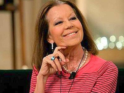 Un bel primo piano di Lina Sotis