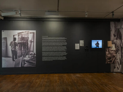 Prabhakar Kolte, Asymmetrical synthesis, exhibition view. Courtesy of Chemould