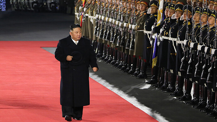 Kim Jong-Un inspectant la Garde d'Honneur de l'APK 2.8 2023, 9 février 2023