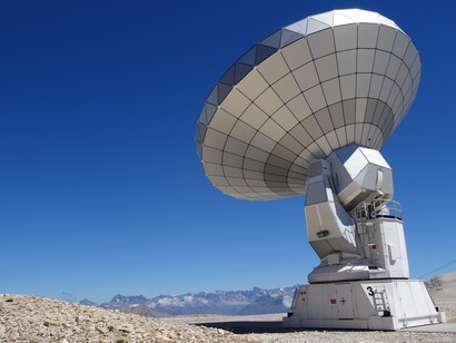 Vengono definite complottiste anche alcune posizioni che sono sostenute da una parte della comunità scientifica