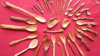 Colección de cucharas que muestran sus primeras evoluciones