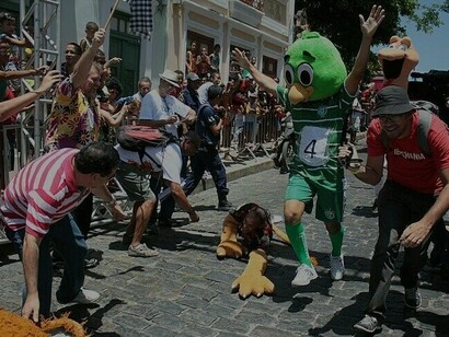 Corrida dos Bonecos Gigantes no carnaval olindense, Pernambuco