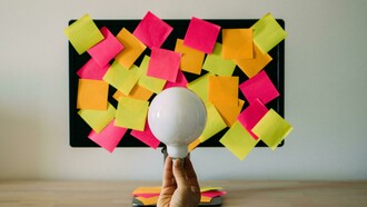 O Transtorno do Déficit de Atenção e Hiperatividade (TDAH) tem sido frequentemente rotulado como uma "moda" do século XXI. No entanto, essa percepção está longe da realidade científica. O TDAH é um transtorno neurobiológico complexo, estudado há mais de dois séculos, com implicações significativas na vida dos indivíduos afetados e na sociedade como um todo