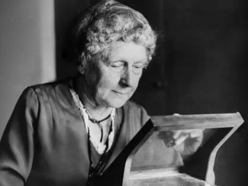 Cannon revolucionó la forma de ordenar las estrellas al proponer una nueva clasificación basada en sus espectros, aún vigente hoy