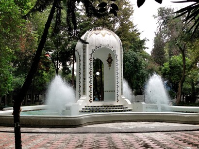 Ciudad de México. Fuente en la Plaza Popocatepel. La Condesa