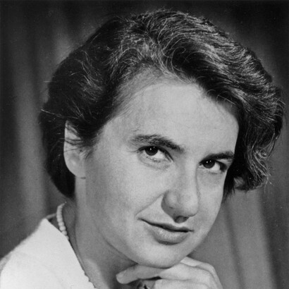 Rosalind Elsie Franklin, biofísica britânica, trouxe à comunidade acadêmica a técnica revolucionária de difração de raios-X