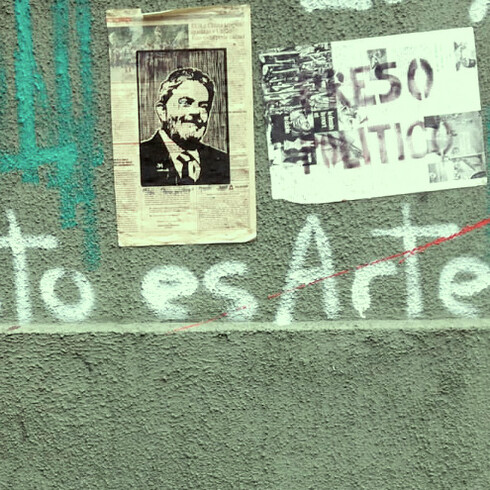 Vista parcial de una de las paredes fotografiadas por Ernesto Pérez para la muestra 