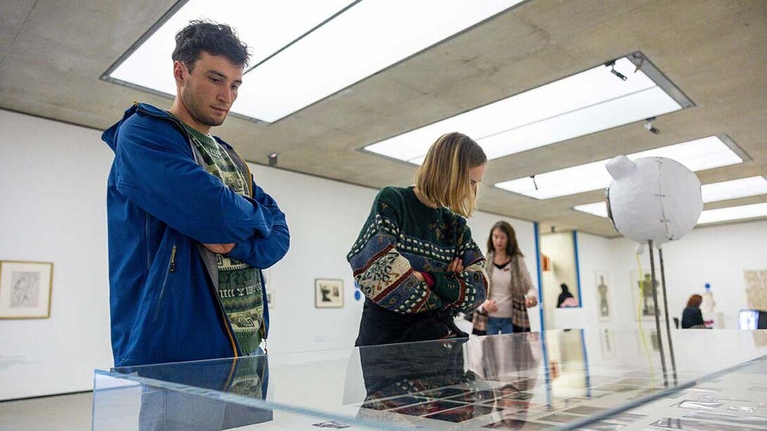 Verschiedene künstler, Räume öffnen! Ausstellungsansicht. Mit freundlicher genehmigung des Museum der Moderne