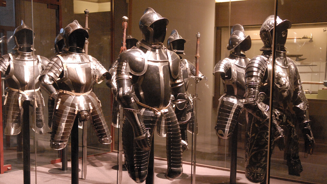 Arms and Armour Gallery. Courtesy of Royal Museum of the Armed Forces and Military History
