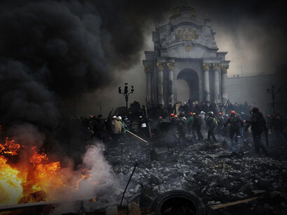Plaza del 'Euromaidán' luego de una noche de protesta en el invierno del 2014 en Kiev, Ucrania
