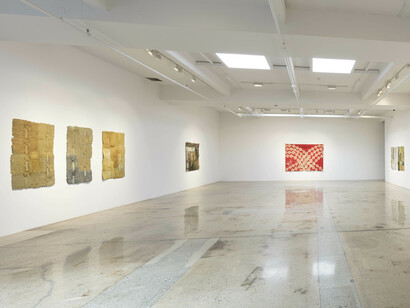 Aryana Minai. The Dirt That Binds Me, installation view. Courtesy of Steve Turner