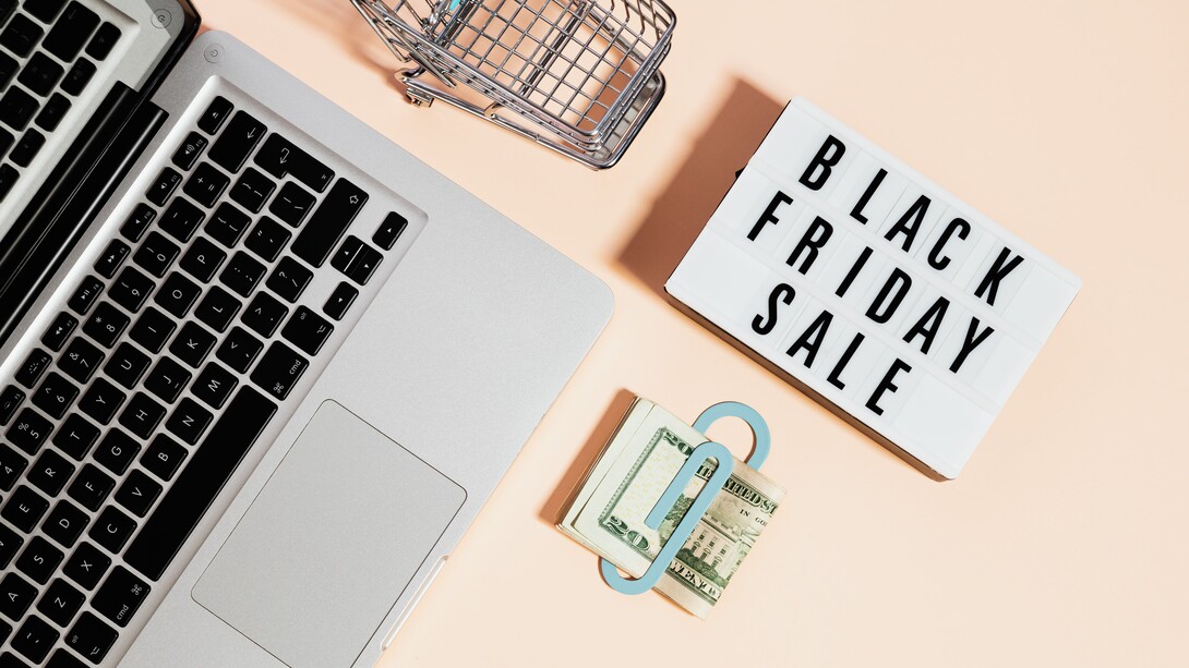 Shopping online e Black Friday. Il Black Friday, la digital finance, l’home banking e tutta una serie di nomi importati dall’inglese e popolarizzati negli ultimi vent’anni, si basano sull’assunzione che “P sia diverso da NP”. Peccato, che questa non sia mai stata provata