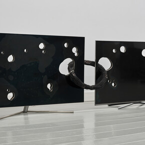 Filipp Grouvnob and Rodrigo Red Sandoval, Out of time. Courtesy of Josilda da Conceição 