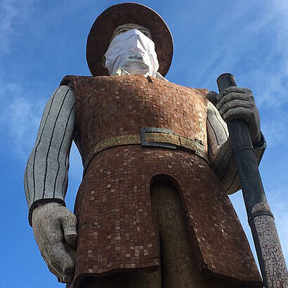 A figura de Borba-gato não é um único fato histórico remodelado de forma positiva em nossa história. Estátua instalada no bairro de Santo Amaro, São Paulo, Brasil