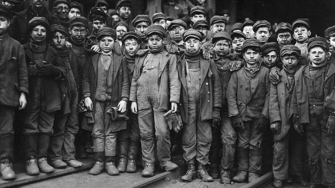 Sobre el sudor, la sangre y la infancia de los niños obreros se levantó la Revolución Industrial