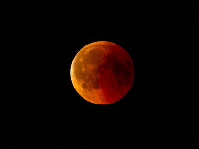 Gli occhi sono la nostra temporanea, impermanente salvezza per dirci ciò che avevamo dimenticato e non possiamo attendere a rivelare