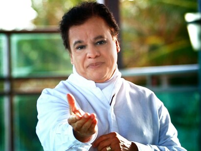 Promotional image of MExican singer Juan Gabriel