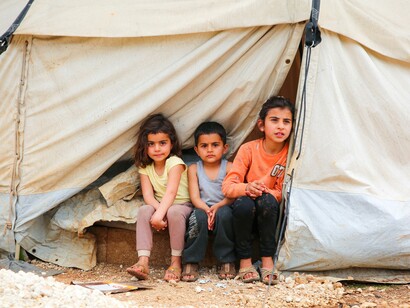 Per la popolazione europea, le implicazioni si rifletterebbero sia sul piano economico che sociale, sollevando interrogativi su sicurezza, identità collettiva e priorità politiche in una fase storica di forte polarizzazione