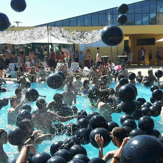 Courtesy of Milhões de Festa