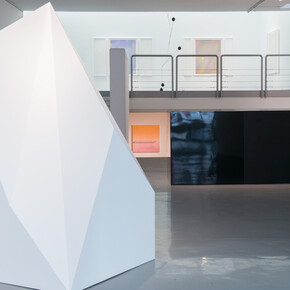 Triple Expansion Elena Bajo - Jane Benson - Sol LeWitt, installation view, courtesy Priska Pasquer, Cologne