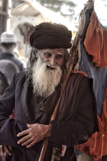 Vagrant at Nizamuddin Auliya Dargah