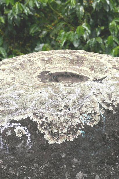 Petrograbado encontrado en Costa Rica. Los petrograbados o petroglifos son enormes piedras con inscripciones ancestrales