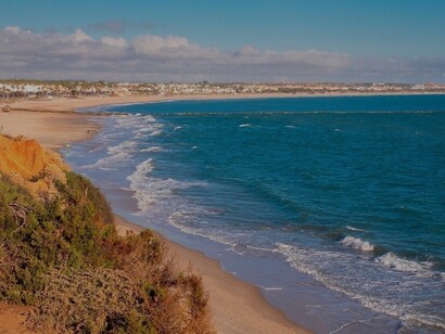 Destino da viagem: Praia de Chinclana, Espanha