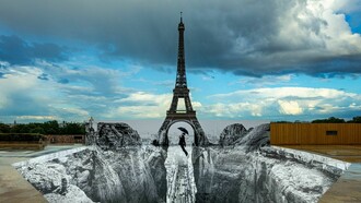 Imagen de la instalación de JR en la Torre Eiffel, París, Francia